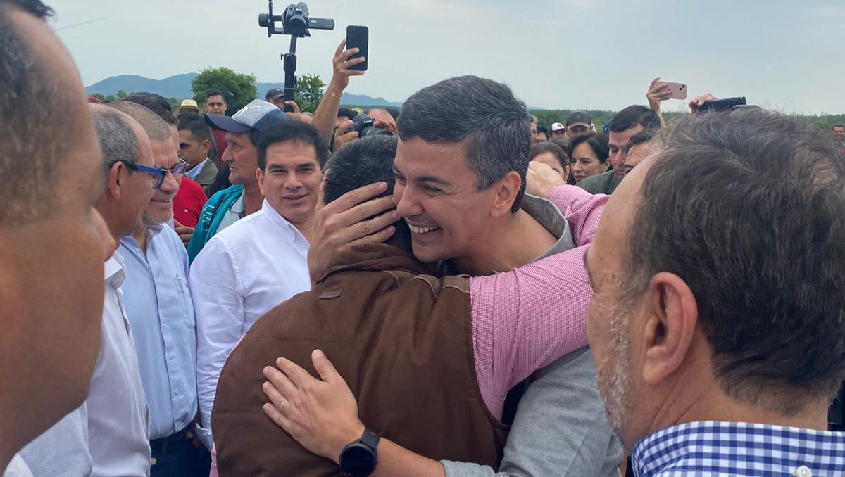 Santiago Peña, Horacio Cartes y otras autoridades visitaron Paraguarí