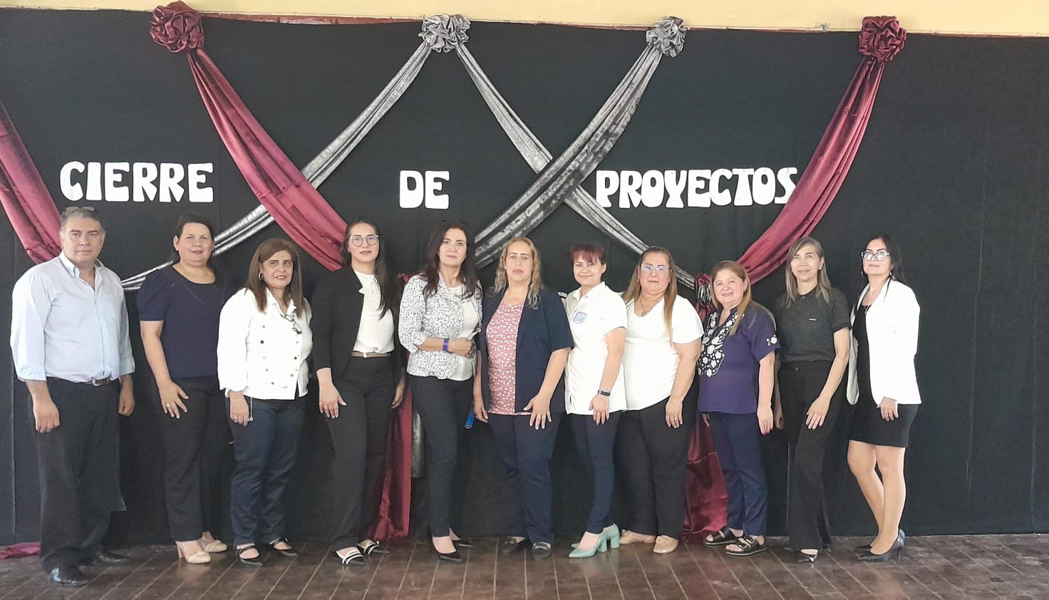 Se destaca el talento y la destreza de los estudiantes en cierre de proyectos en el Colegio Raul Peña