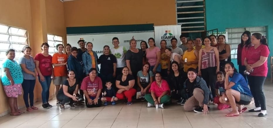 Inician taller gratuito de artesanía para impulsar el desarrollo