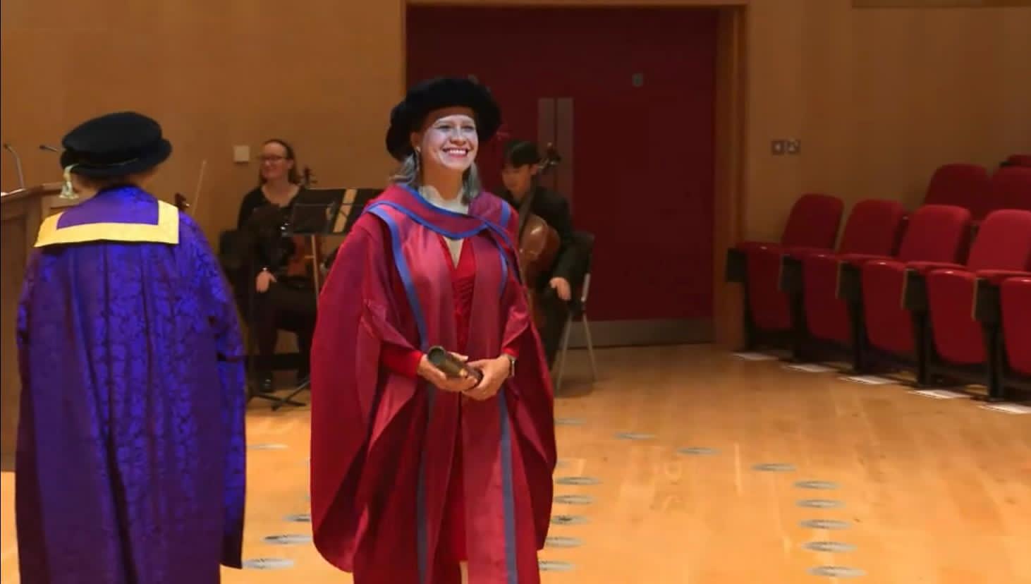 Romy Martínez: Primera Paraguaya en Alcanzar un Doctorado en Etnomusicología en Inglaterra